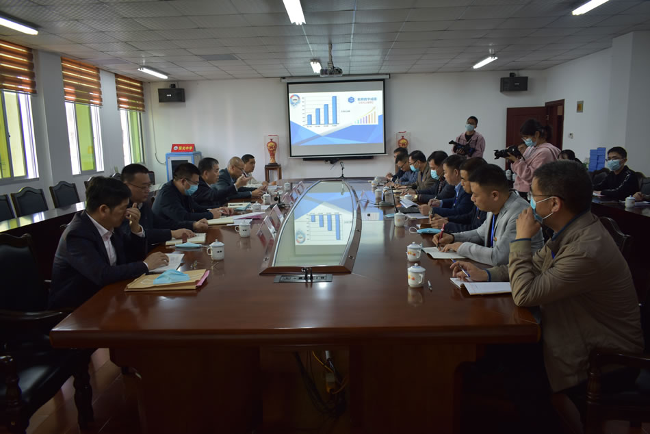 3座谈会.jpg